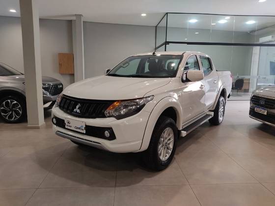 MITSUBISHI L200 TRITON 2.4 16V TURBO DIESEL SPORT GLS CD 4P 4X4 AUTOMÁTICO